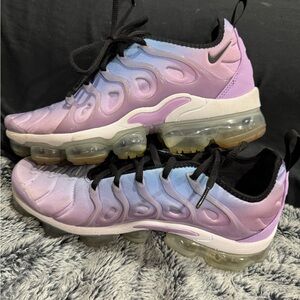 Nike Women's Purple Gradient Sneakers